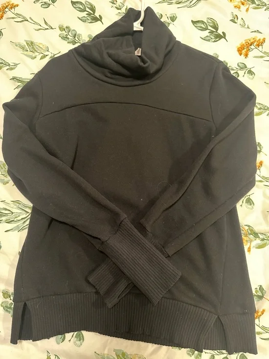 Alo Black sweater - Picture 2 of 3